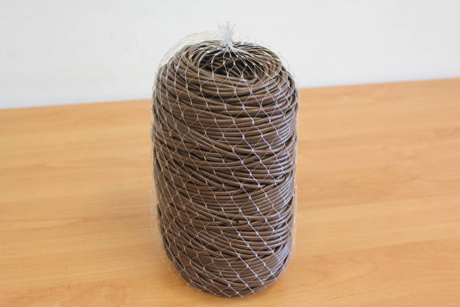 Liens creux plastique marron