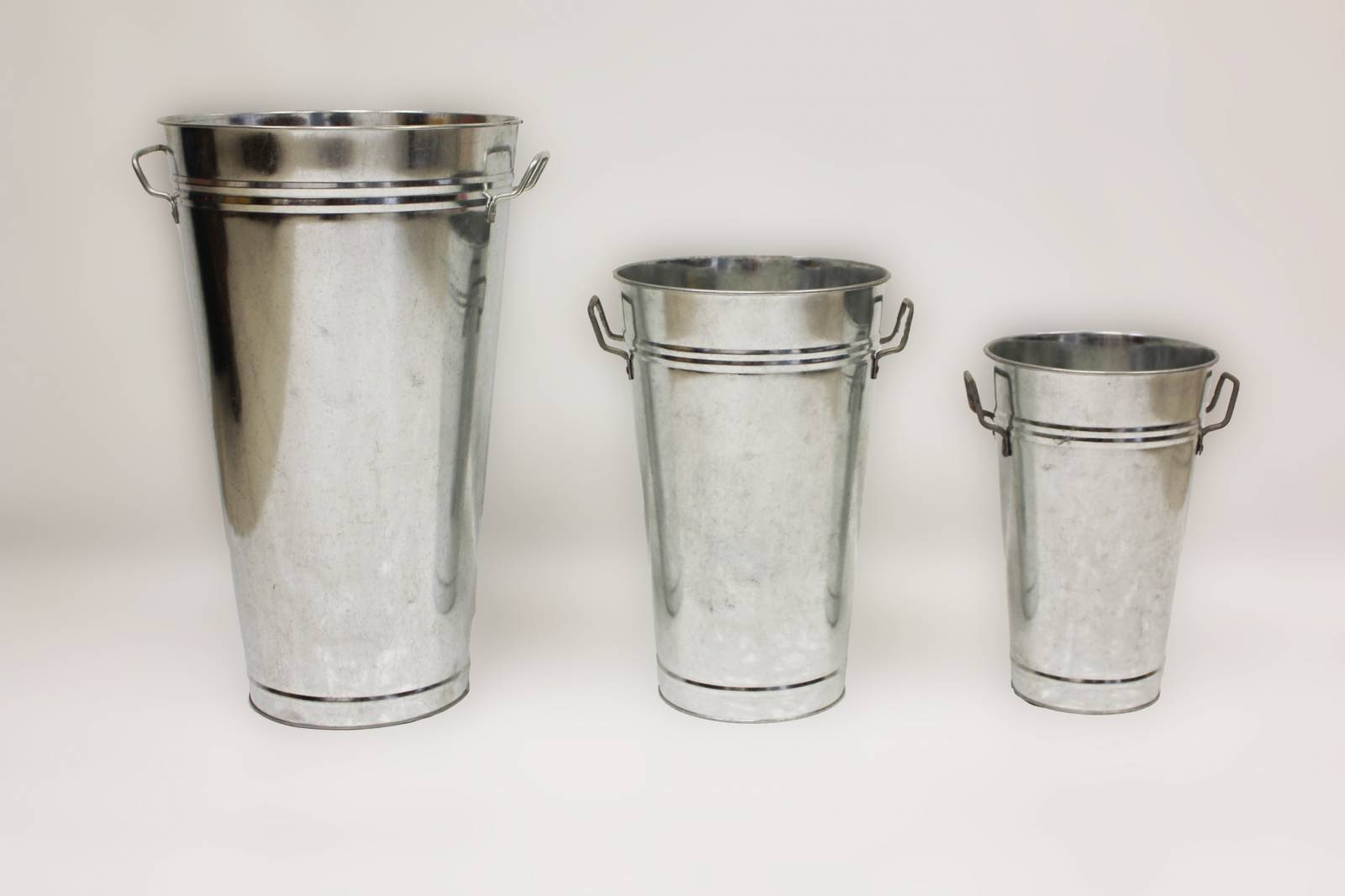 Gamme de vase fleuriste en zinc